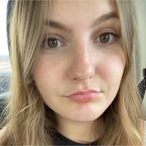 Meet your Posher, Briana